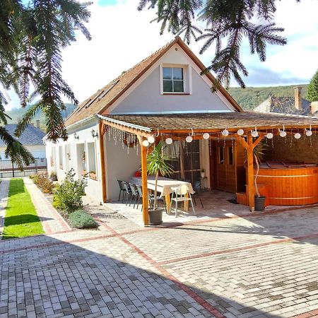 Borostyankut Wellness Home Bakonybel Ngoại thất bức ảnh