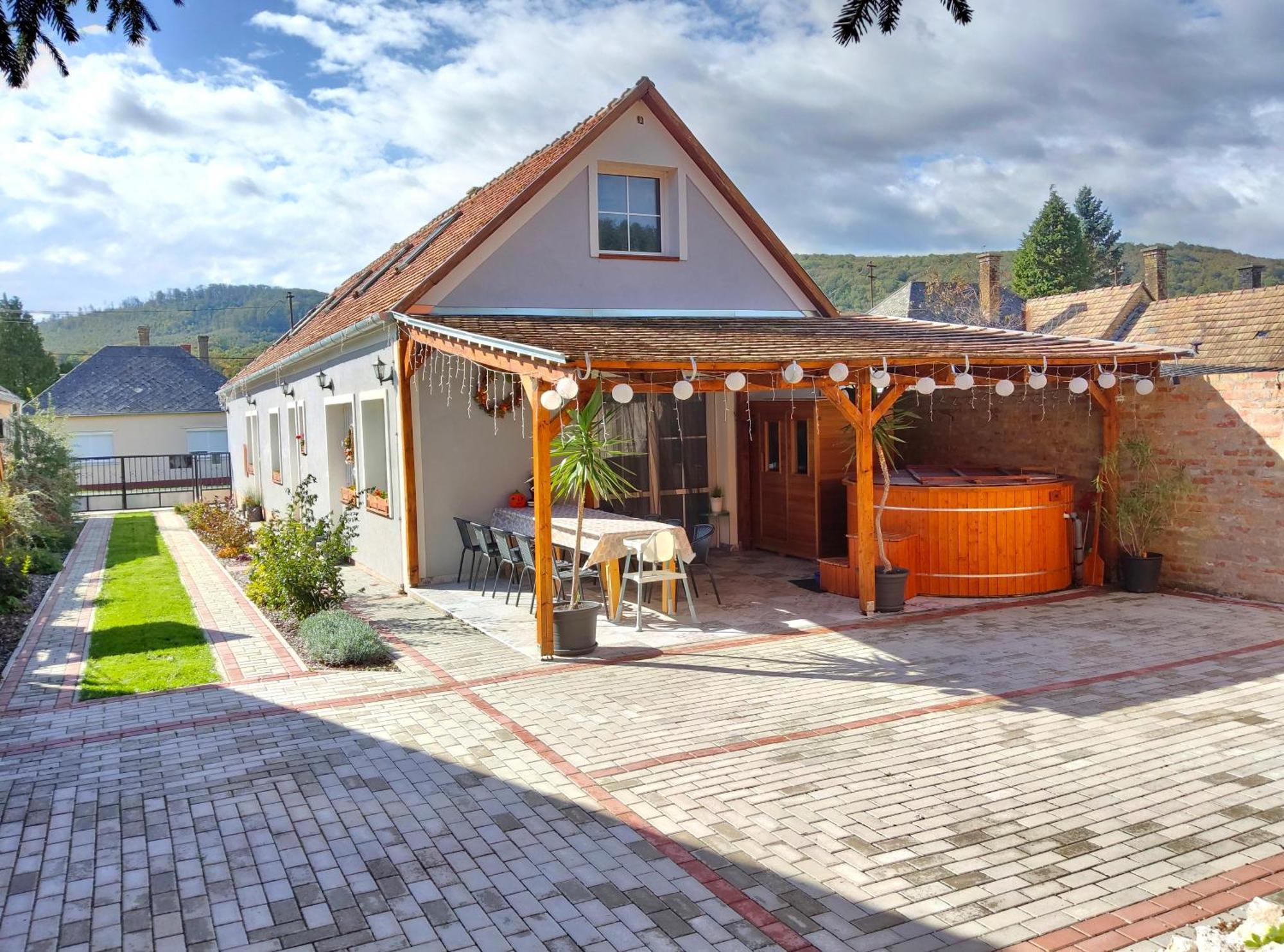 Borostyankut Wellness Home Bakonybel Ngoại thất bức ảnh
